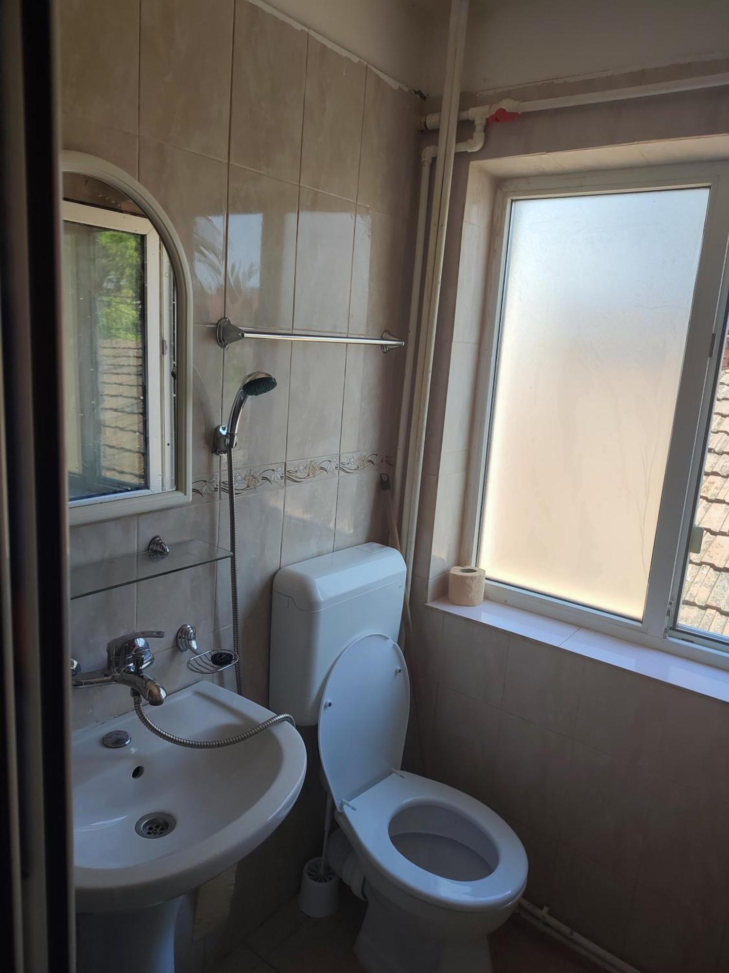 Hostel Emy Camere Cu Baie Proprie Aproape De Plaja 3 Papuci コンスタンツァ エクステリア 写真